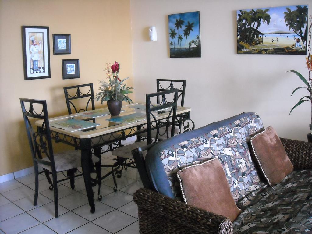 Ocean Front Apartment Luquillo Buitenkant foto