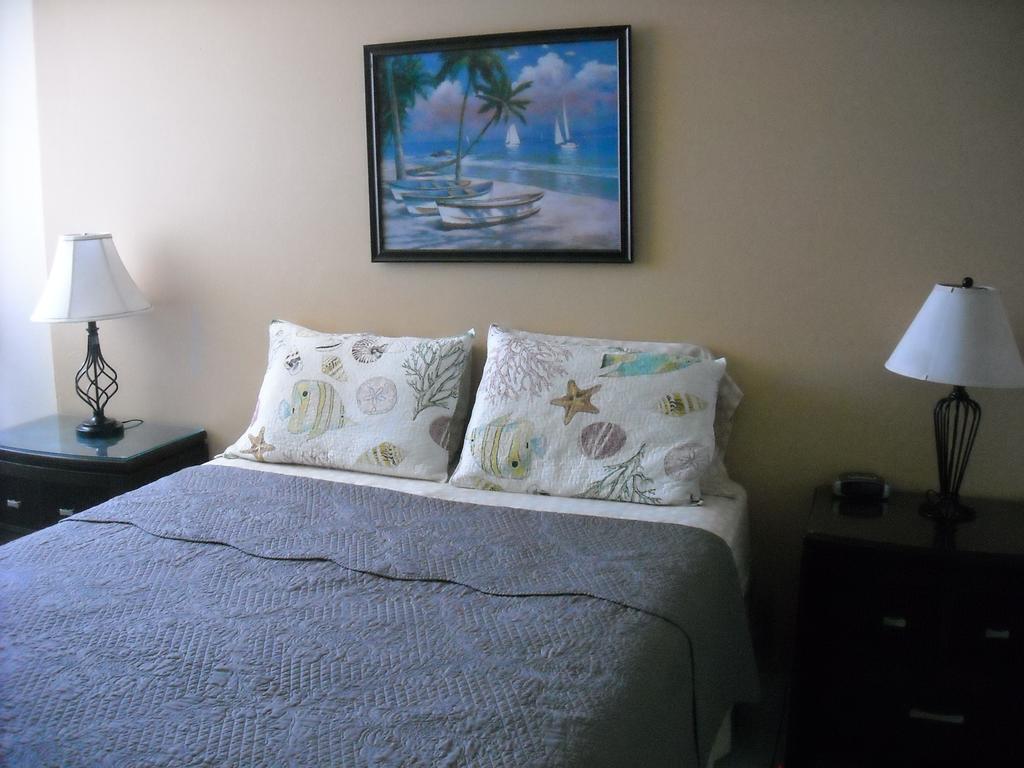 Ocean Front Apartment Luquillo Buitenkant foto
