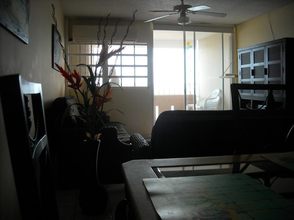 Ocean Front Apartment Luquillo Buitenkant foto