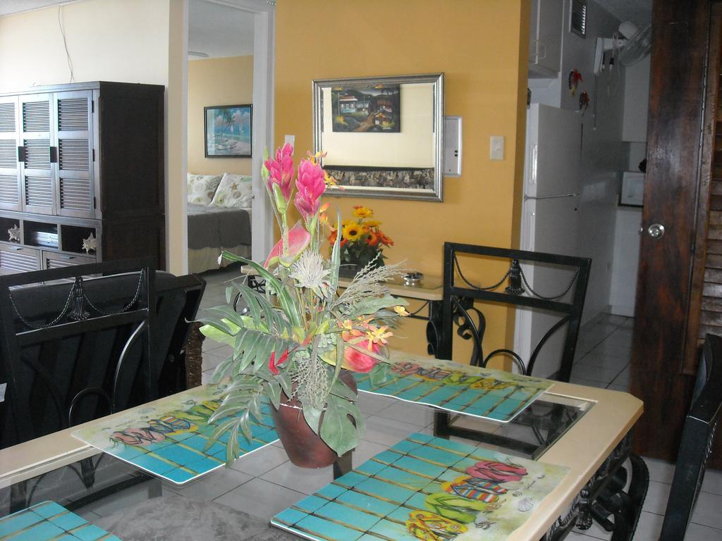 Ocean Front Apartment Luquillo Buitenkant foto