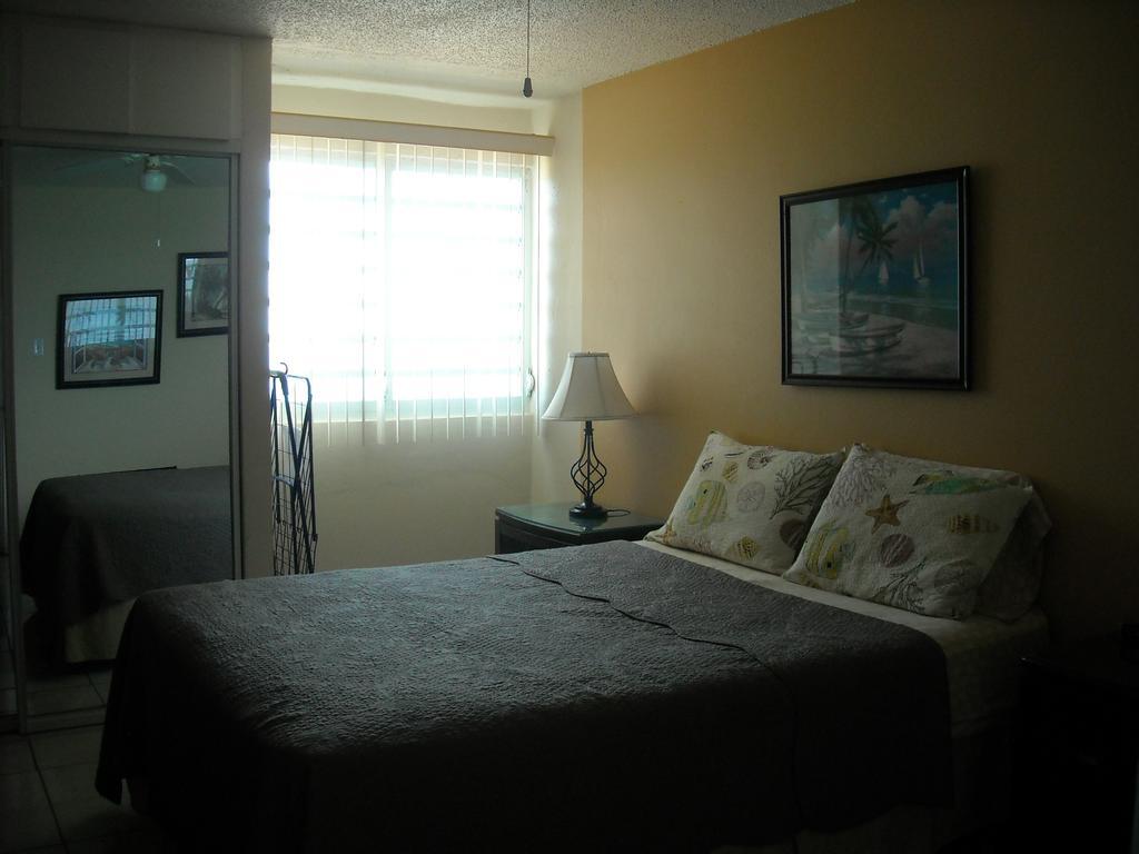 Ocean Front Apartment Luquillo Buitenkant foto