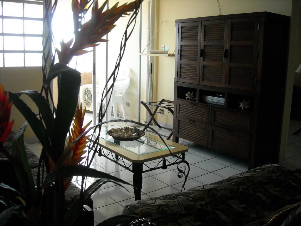 Ocean Front Apartment Luquillo Buitenkant foto