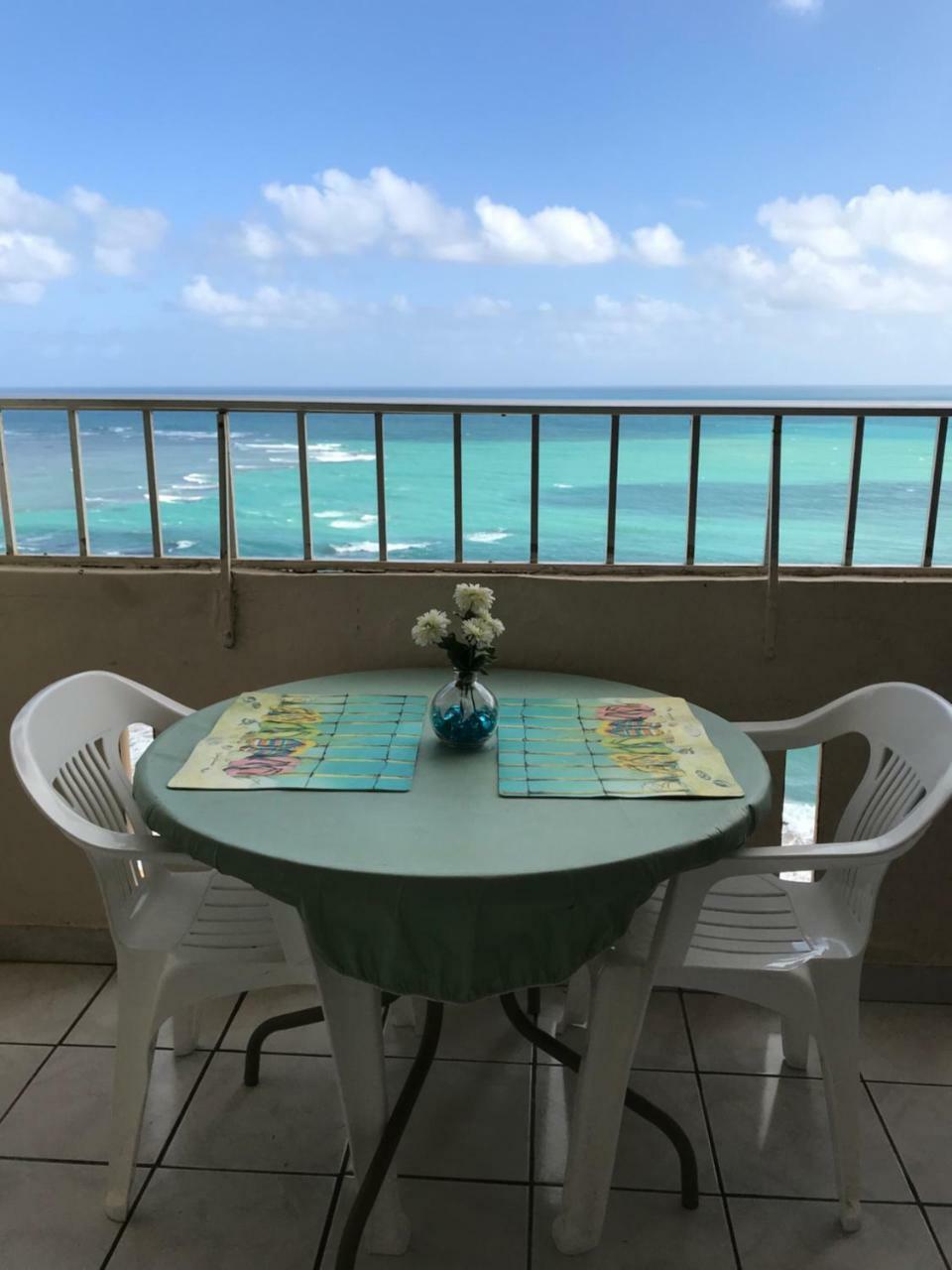 Ocean Front Apartment Luquillo Buitenkant foto